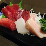 まぐろ丼　加一 - 旬の刺身盛合せ：1260円（2013.10.21）