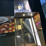 アップステアーズ - 