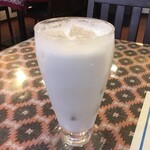 インド料理 パリワル - バナナラッシー♪