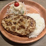 びっくりドンキー - 料理写真:Lサイズは大きくて食べ応え抜群٩( ᐛ )و