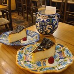 バル ポルティージョ - バスクチーズはマストオーダー!