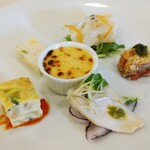 ヴェルサーレ - ｳﾆのｸﾞﾗﾀﾝなど前菜盛合わせ