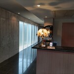 ヴェルサーレ - 入り口のカウンター