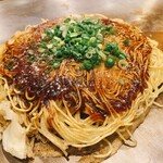 にかいのてっぱん キッチンK - 肉玉そば 880円