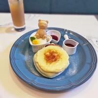 神戸牛洋食アモナ - ふわっふわの焼き上がり
                    