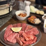 グっと、くる。炭火焼肉　トラジ - 
