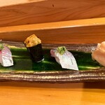 鮨仙 - 鯵と雲丹