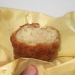 たの - ・「自家製ポテトコロッケ(¥110)」の断面。