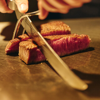 A5ランク黒毛和牛や海鮮など厳選食材を熟練のシェフが鉄板調理