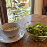 ロッキーガーデン - ランチセットのスープとサラダ