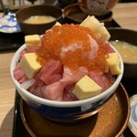 札幌海鮮丼専門店 すしどんぶり - ＊数量限定・海鮮バラちらし