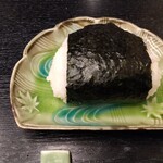 お食事処 多七 - 鮭おにぎり。