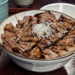 とんたん - ぶた丼 竹 200g バラと肩ロース両方半々