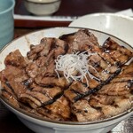 とんたん - ぶた丼 竹 200g バラと肩ロース両方半々