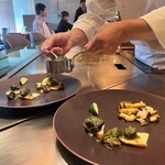 嘉門 - 伊勢海老・活き鮑のグリル　盛り付け