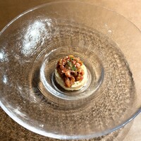 代官山鉄板ゆうり - ポテトサラダと和牛のユッケ