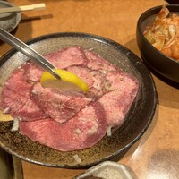 ホルモン焼肉 富や 栄店 - 