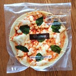 道の駅 ヘルシーテラス佐久南 - 長野産冷蔵ピザ