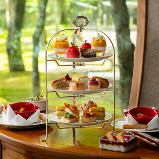 苔庭を眺めながらアフタヌーンティー！