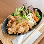 カフェプラス - ポークジンジャーボウル（生姜焼き丼）