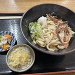 あすなろ亭 - ぶっかけうどん500円、普通盛