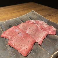 和牛とタン 焼肉 とみ 新橋本店 - 