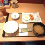 やよい軒 - エッグ＆ウインナー朝食