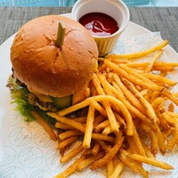 MAISON MARUNOUCHI - マルノウチ 和牛チーズバーガー&フレンチフライ02