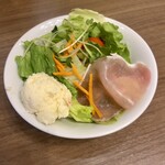 ステーキハウス寿楽 - サラダ280円