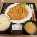 ステーキハウス寿楽 - 那須どりのチキンカツ定食1300円