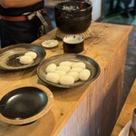 Ramen FeeL - 土鍋炊きの炊き立てごはんでおむすび！