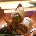 日本料理 吟 - 子持ち鮎と銀杏の春巻きアップ