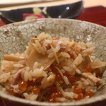 日本料理 吟 - 厚岸産秋刀魚、いくら、きのこの土鍋ご飯