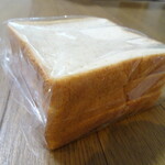 アガタ　ベーカリー - 角食パン（ハーフ）