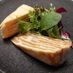 GOSS - サーモンのミルクレープ