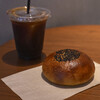 ベーカリー バンク - 料理写真:アイスアメリカーノ＠税込580円、あんぱん＠税込430円