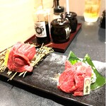 日本の酒と馬の肉 ウマ○ - 