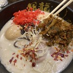 とんこつラーメン博多風龍 - トゥピング投入後