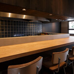 台所ソラマメ 東村 - 陽のあたる店内