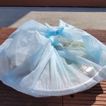 蒸鶏工房 白地商店 - 風呂敷開けると・・・