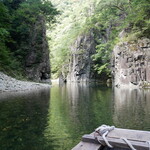黒淵荘 - 帰りもまた渡船で・・・☆下流側から風が吹くときは天気が崩れるそうです(^^;)