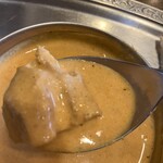 サールナート - 骨なしチキンのトマトクリームソースカレー