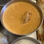 サールナート - 骨なしチキンのトマトクリームソースカレー