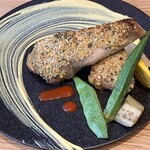 Tsuchi 農園野菜とチーズ料理 - 鶏肉のパン粉焼き