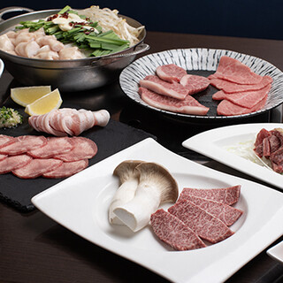 本格的な焼肉ともつ鍋が楽しめる、全3種類のコースがおすすめ！