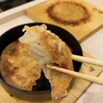 鉄なべ餃子 よし田 - 