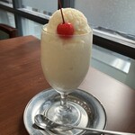 カフェ＆バー　ウミノ - 食べるミルクセーキ　¥750