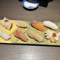 北新地 すし通 - イカ、金目鯛、スズキ、ホタテ