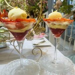 HAUTE COUTURE CAFE OMOTESANDO - Rose strawberry millefeuilleパフェ