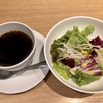 イタリアンダイニング カフェ ハーレーパーク - ランチセットについてくるサラダとコーヒー